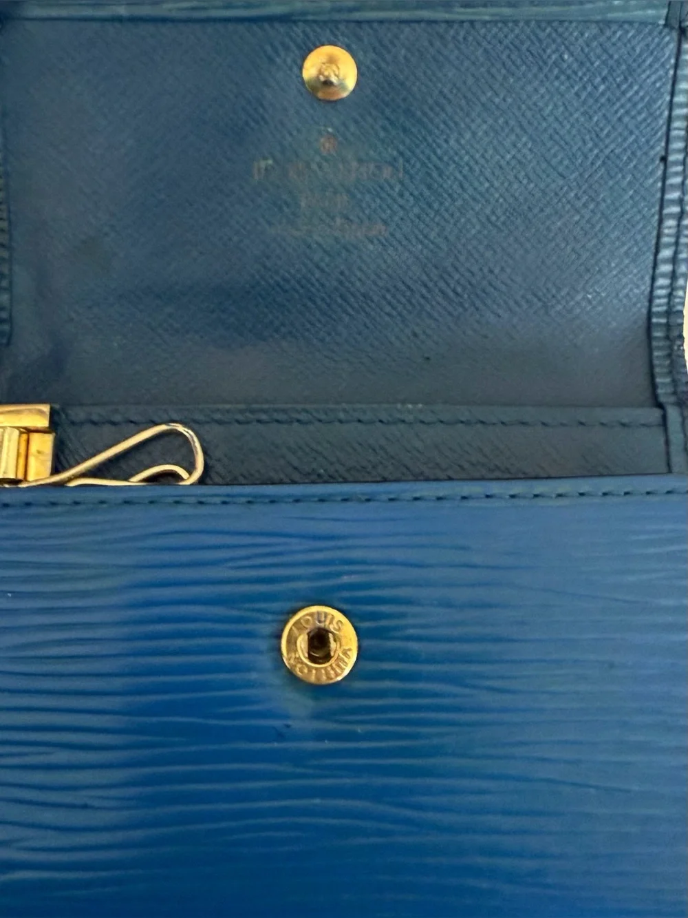 Louis Vuitton Epi Leather Key Holder Key Clave Blue 6 Keys